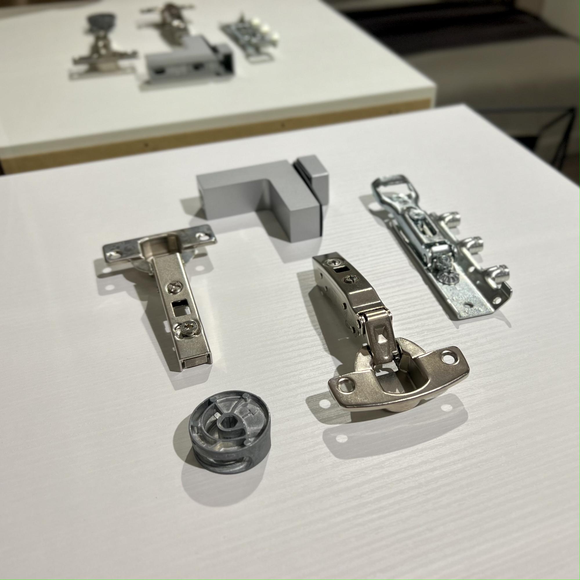 Гарантия 100 лет на фурнитуру Гарантия 100 лет на фурнитуру